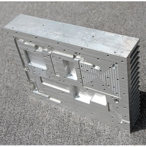 Anodizado conductor modificado para requisitos particulares del CNC del disipador de calor del perfil de aluminio que muele
